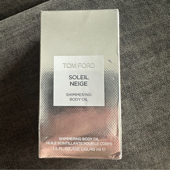 NIB Tom Ford Soleil Neige Shimmering Body Oil - Picture 2 of 4